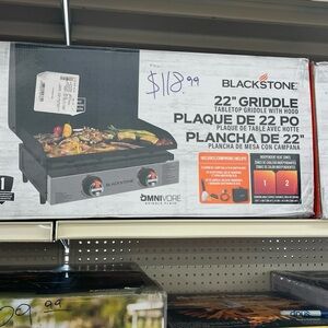 Blackstone 22" Tabletop Griddle with Hood - Black
